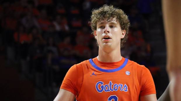 Florida center Micah Handlogten